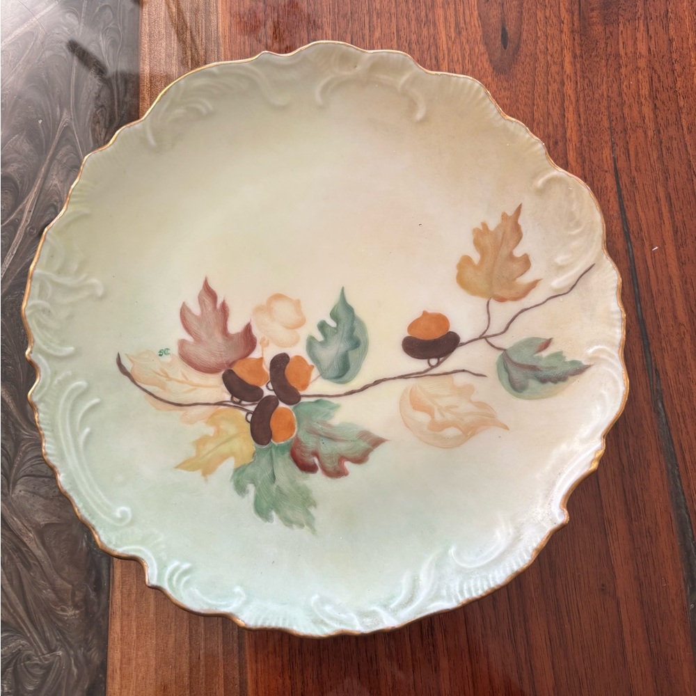 Gorgeous hand painted 8 1/3 in acorn plate